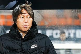 Cường? Được tiền đạo Kawasaki đặt trước, Kanda tấu thật 3 phút. Học viện Shizuoka thắng 6-0